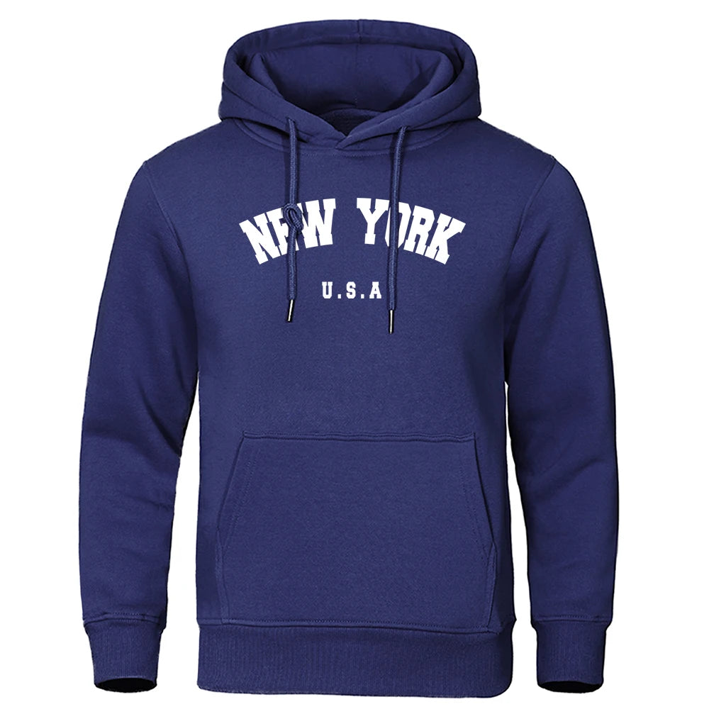 Sudadera con capucha holgada de manga larga con estampado de ciudad de Nueva York y letras de EE. UU. para hombre