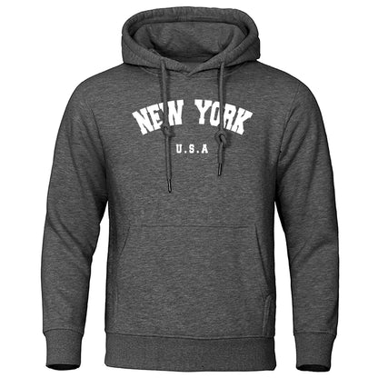 Sudadera con capucha holgada de manga larga con estampado de ciudad de Nueva York y letras de EE. UU. para hombre