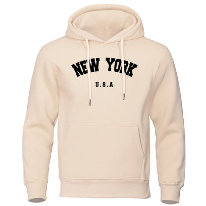 Sudadera con capucha holgada de manga larga con estampado de ciudad de Nueva York y letras de EE. UU. para hombre