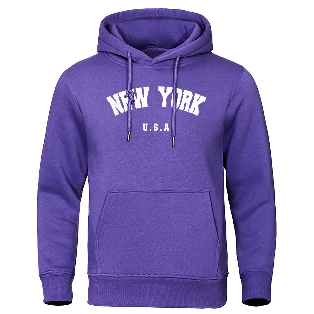 Sudadera con capucha holgada de manga larga con estampado de ciudad de Nueva York y letras de EE. UU. para hombre