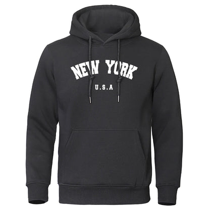 Sudadera con capucha holgada de manga larga con estampado de ciudad de Nueva York y letras de EE. UU. para hombre